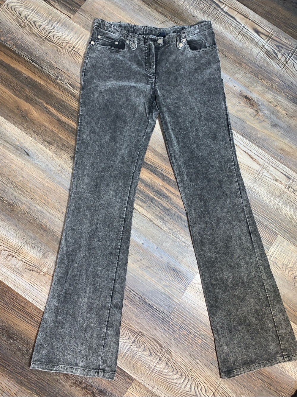 Y2K Women’s Gray Acid-Wash Flare Jeans